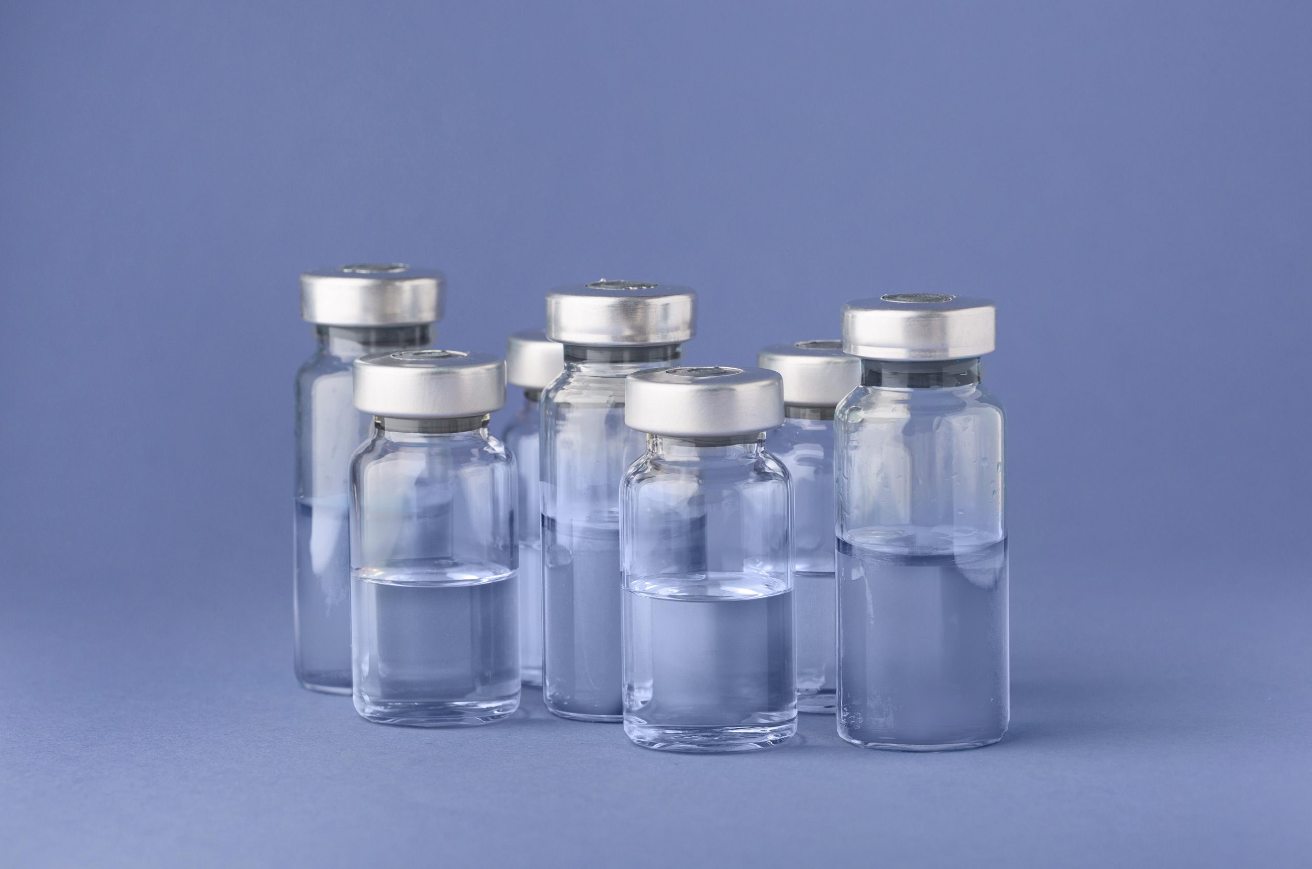 acuerdo-vacunacion-contra-coronavirus-morado